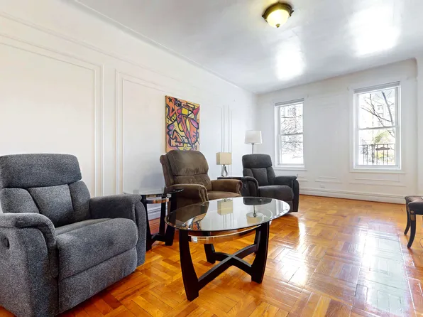 2081 Cruger Avenue image 5 of 11