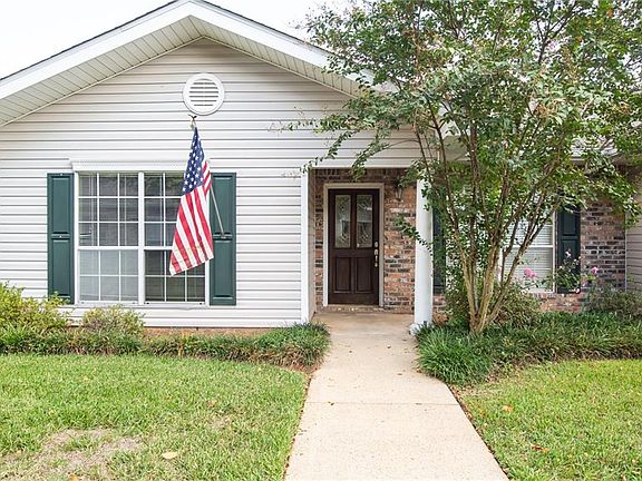 2nd image of 513 Versailles Blvd