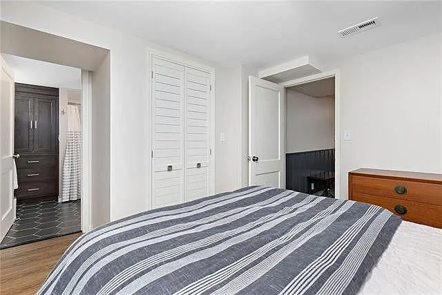 5217 W 72nd St — Photo 29