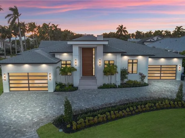 2485 Crayton Rd, Naples, FL 34103