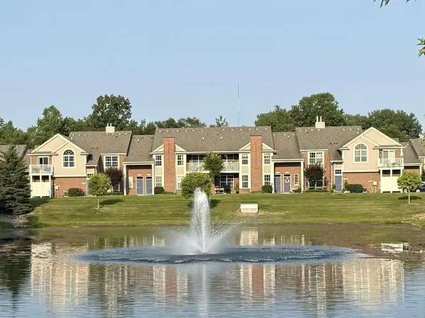 2260 Leighton Dr #68, Utica, MI 48317