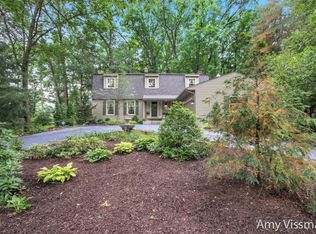 6590 Woodbrook Dr SE, Grand Rapids, MI 49546