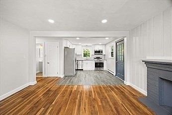 5th image of 15 Boyden Dr