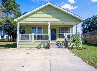 1423 E Palm Dr, Winnie, TX 77665