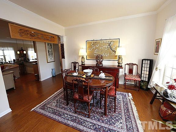 5th image of 1122 Gaston Manor Dr