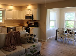 8422 Aiken Rd, Louisville, KY 40245