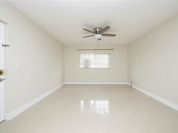 5th image of 3630 N 56th Ave APT 303