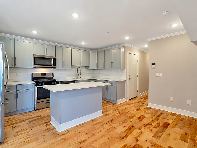 5128 Spruce St #2 — Photo 10