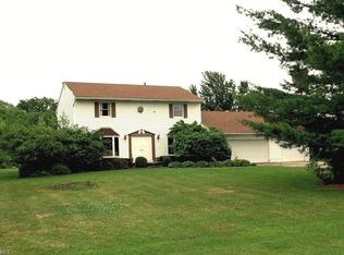 11821 Castleton Ln, Grafton, OH