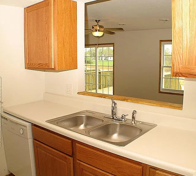 707 Savannah Kitchen 2