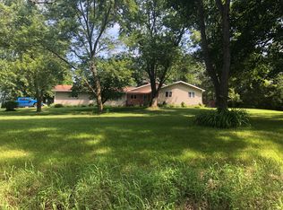 4688 Spears Rd, Pinckney, MI 48169