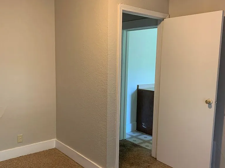 812 Walnut St — Photo 7