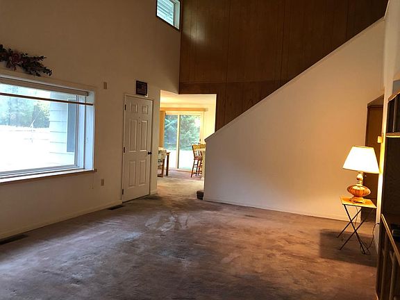 4th image of 106 Montgomery Ln