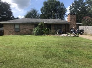 104 E Court St, Headland, AL 36345