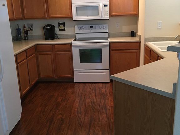 4th image of 5551 29th St Unit 412