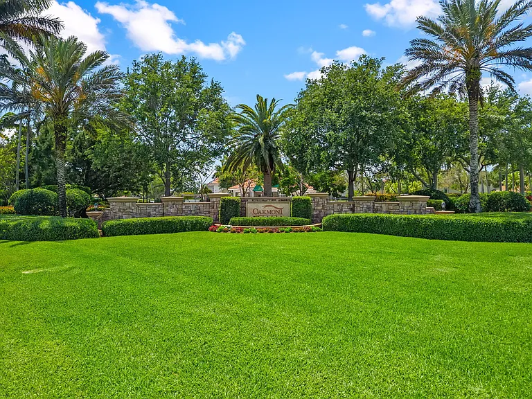 10652 Ivanhoe Ln — Photo 60