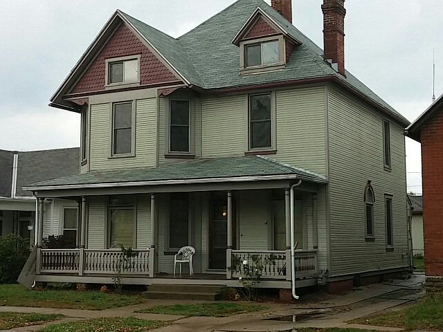 1st image of 365 E 7th St