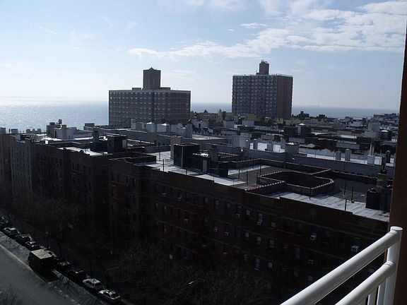 5th image of 40 Oceana Dr W APT 10A