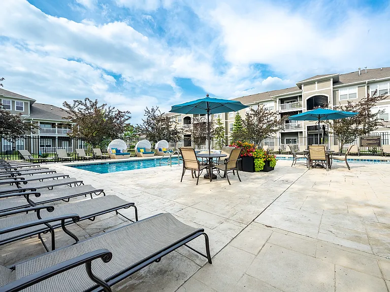 Maple Knoll Apartments — Photo 13