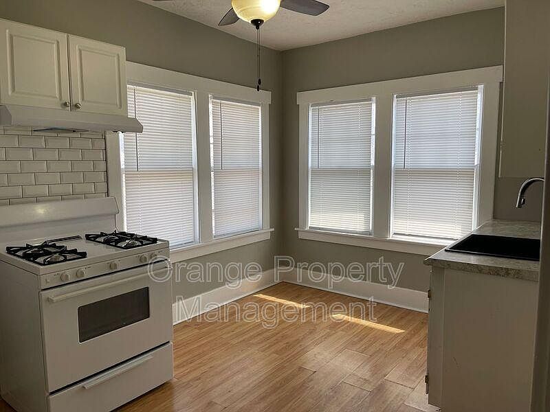 1st image of 4 Park Ave #4