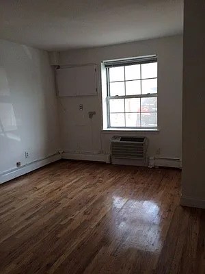 Rented by Real Broker NY LLC | media 54