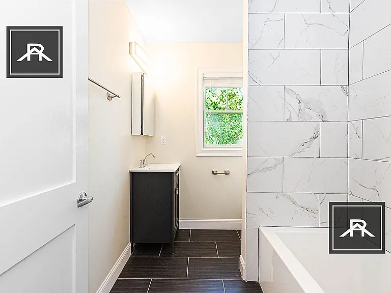 122 Jerome St — Photo 17