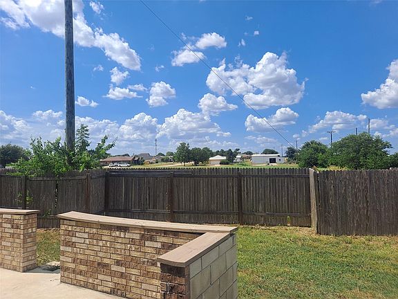3rd image of 225 Rainey Dr