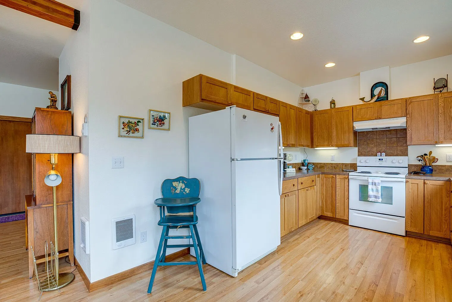 2 bed, 1.0 bath, 1194 sqft, $2,967 — Photo 4