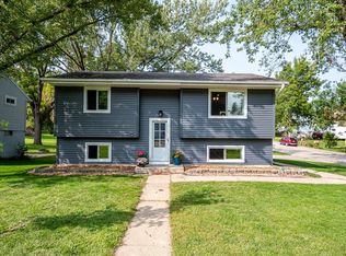 306 E Sycamore St, Anamosa, IA 52205
