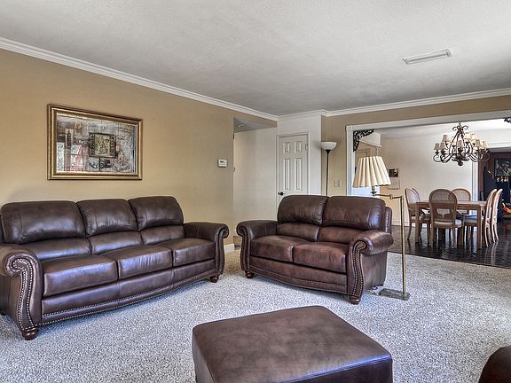 5th image of 12732 Charmaine Ln