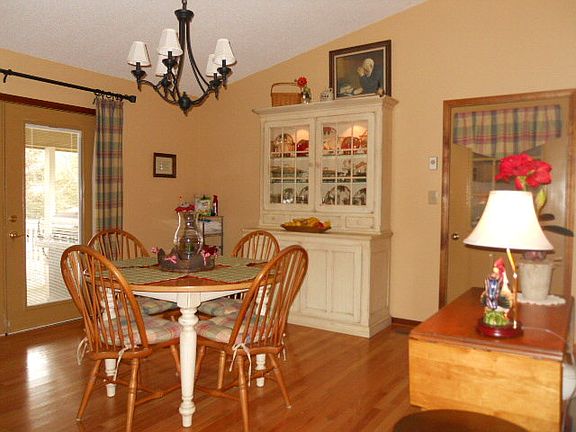 3rd image of 445 Campbell Glen Ln