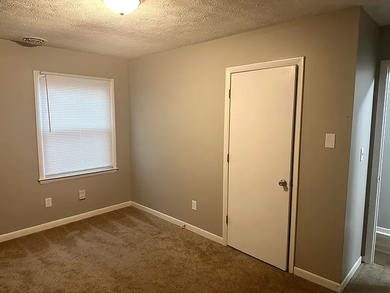 1079 Trent Blvd — Photo 7