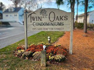 Twin Oaks Condominiums, Worcester, MA 01604