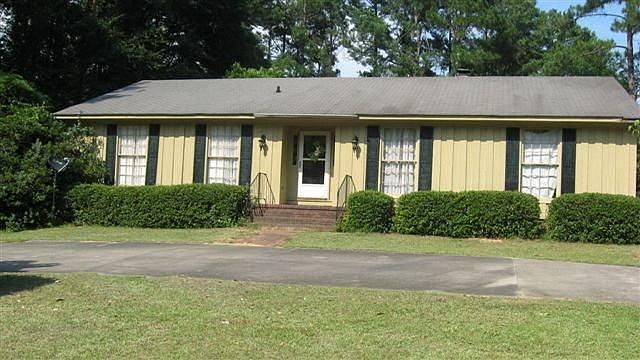 1st image of 1530 Riverbank Dr