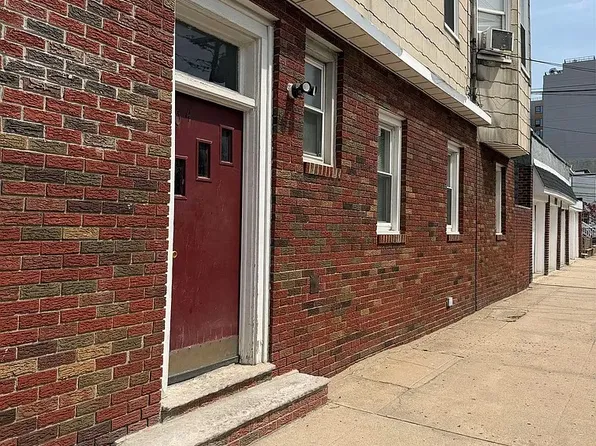 304 Avenue C APT 1, Bayonne, NJ 07002