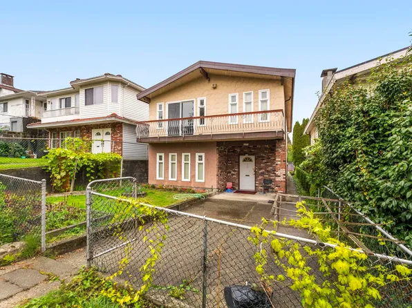 3361 William St, Vancouver, BC V5K 2Z4