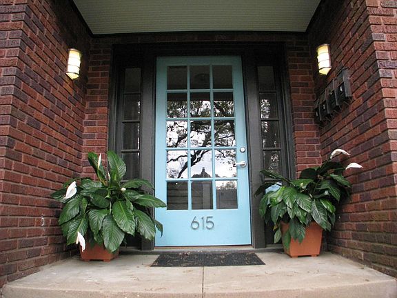 3rd image of 615 N Pine St APT 2