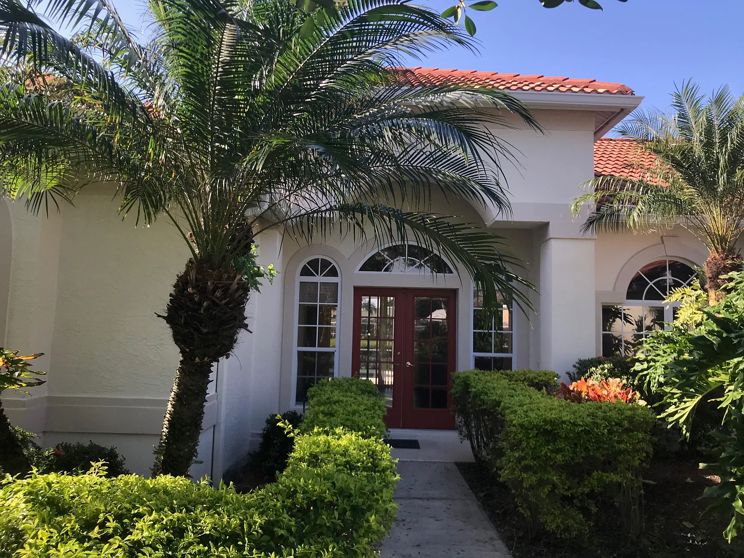 3 bed, 2100 sqft, $3,590 — Photo 4