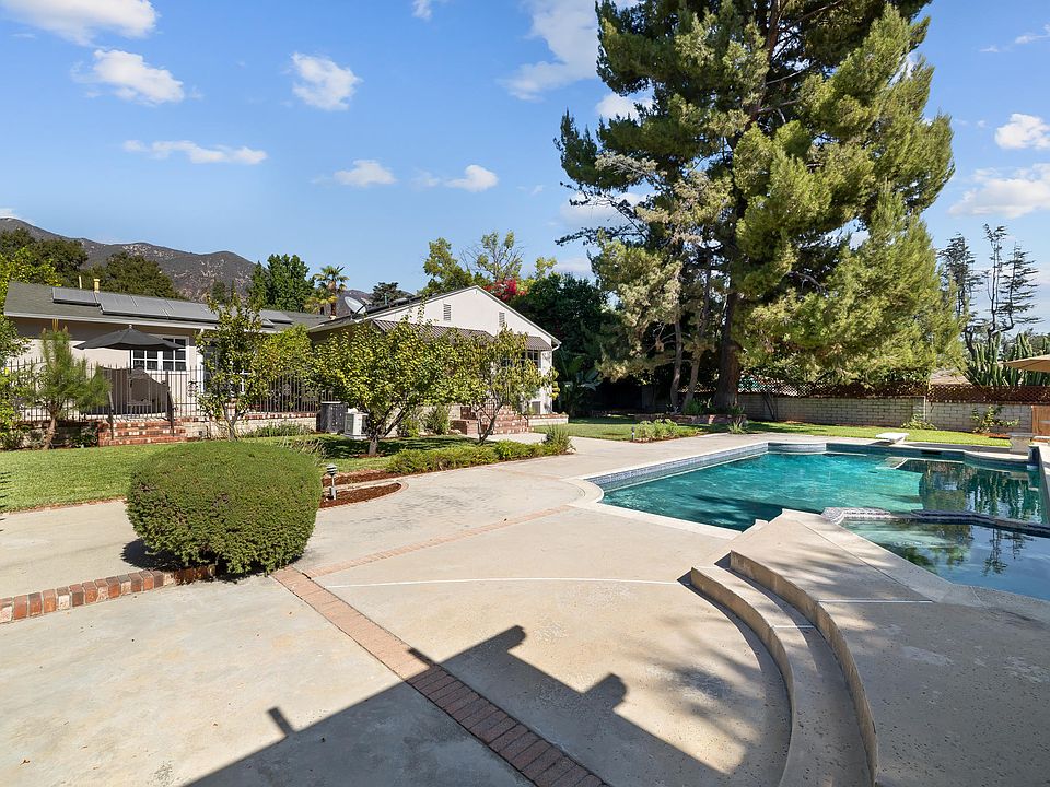 1st image of 408 Manzanita Ave