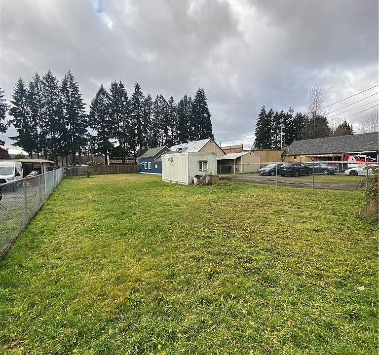 1st image of 220 Washington Ave S