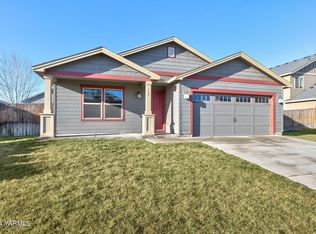 110 Golding St, Moxee, WA 98936