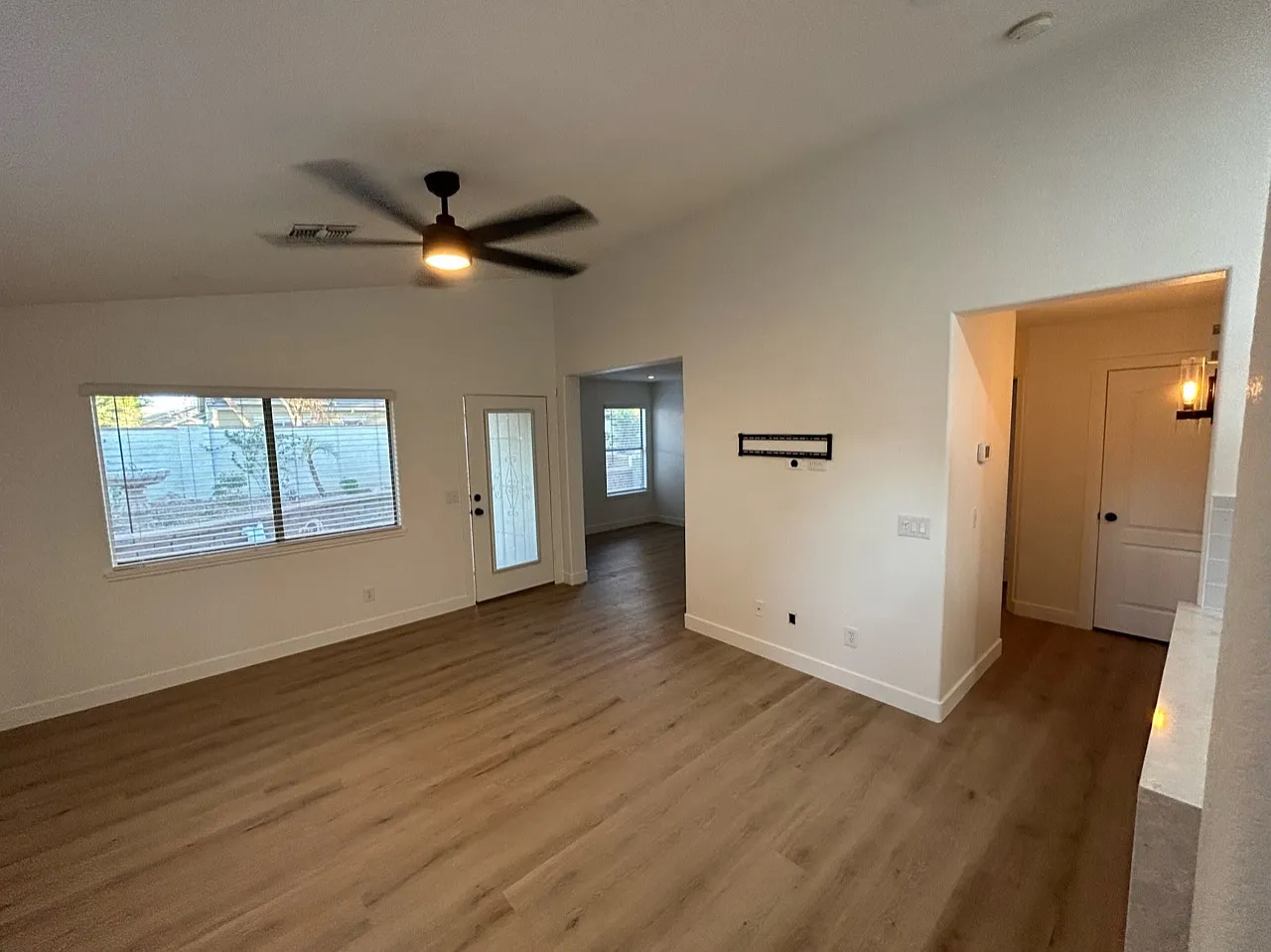 3 bed, 1309 sqft, $2,400 — Photo 2