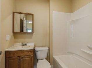 1412 W 8th St, Davenport, IA 52802