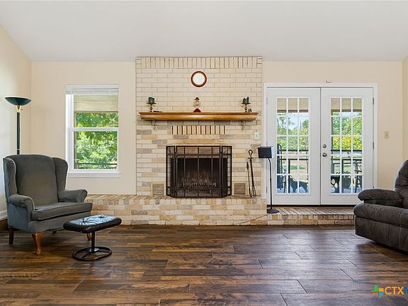 4th image of 3200 Lois Ln