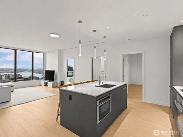 2510 6th Avenue #2410, Seattle, WA 98121