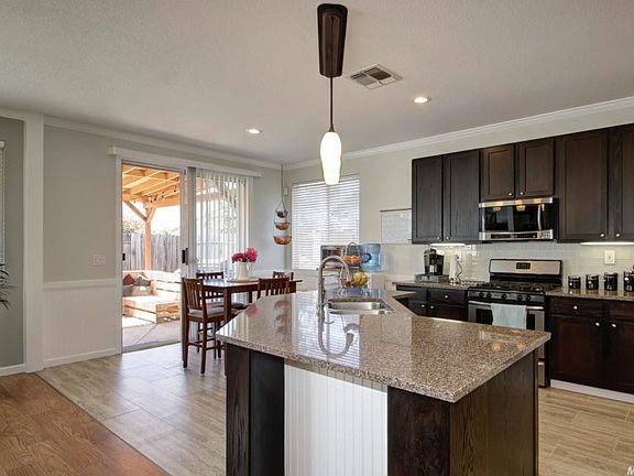 5th image of 2267 Thomsen Way