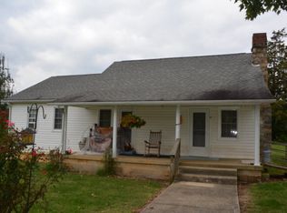 1098 Ford Rd, Byrdstown, TN 38549