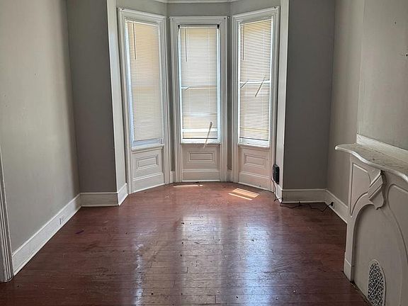 2nd image of 1117 W Silver St
