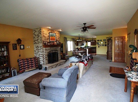 2nd image of 21374 Sea Ray Ln