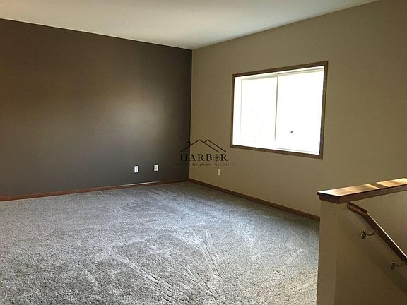 3rd image of 3112 Rose Dr SE